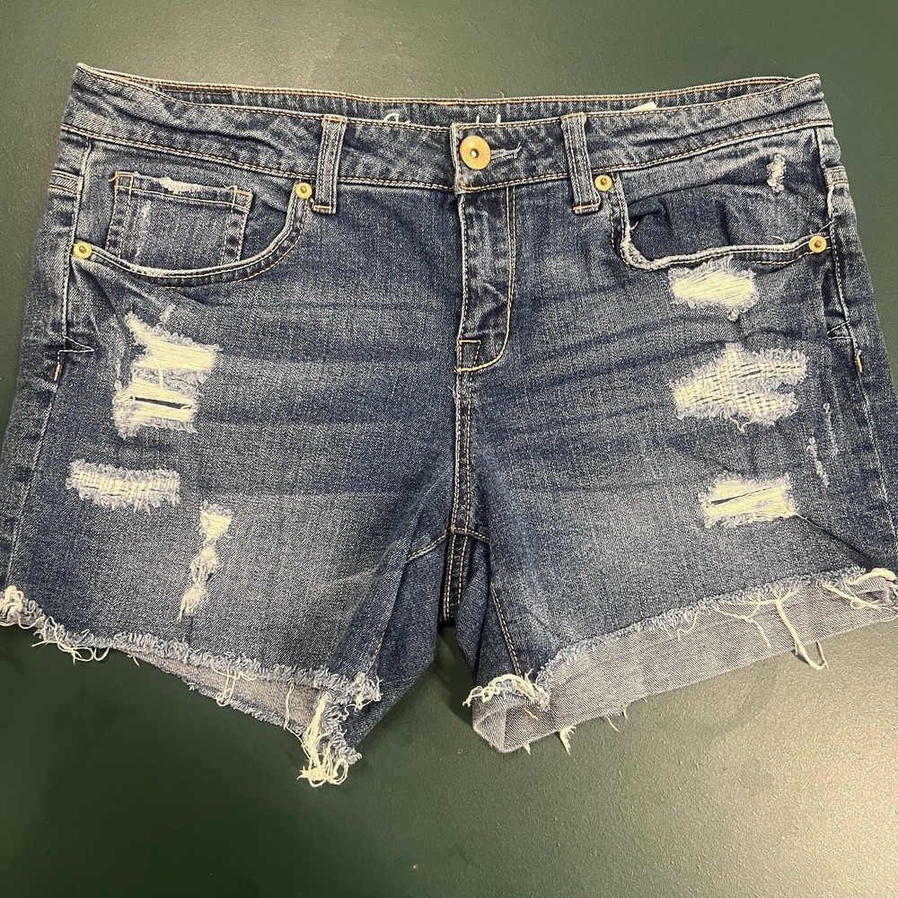 Aeropostale Midi Distressed Denim Cutoff Shorts Size 10 Stretch Frayed Hem